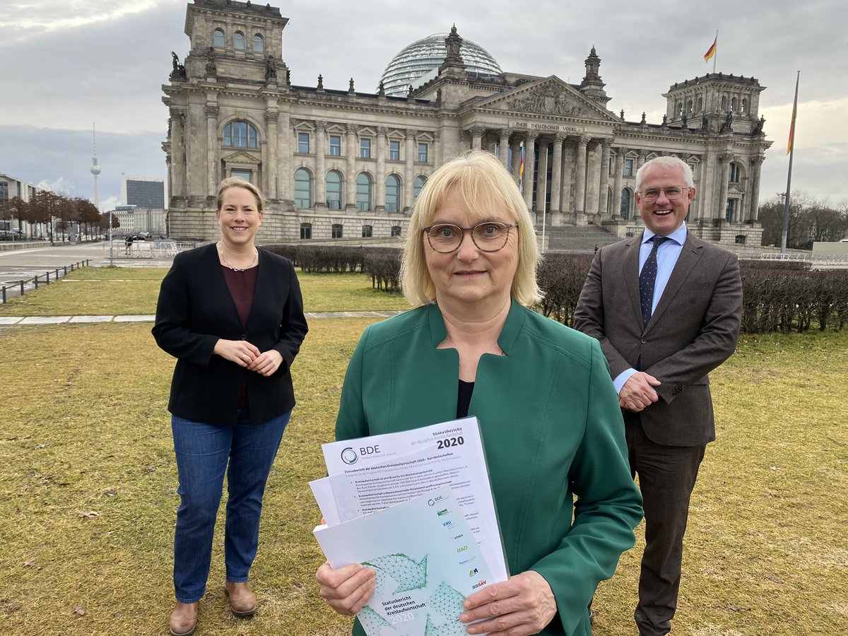 Wird Zeit, dass die Potentiale der @kreislaufwirtschaft in der Politik erkannt und umgesetzt werden. Gutes Gespräch mit @bhoffmann_mdb und <a href="/KatharinaREU/">Katharina Reuter</a> von @UnternehmensGRU zu den Forderungen des <a href="/bde/">Brian David Eoff</a> zur BT-Wahl