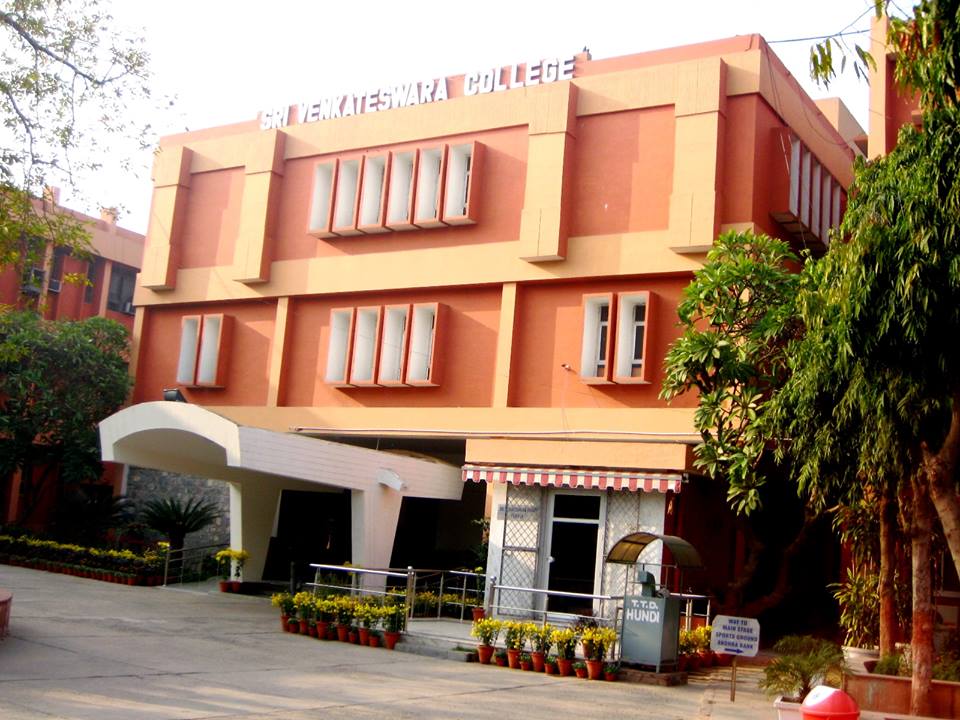 hyitsKD's tweet photo. Respected @DrRPNishank 
Sri Venkateswara College is Heart 💓 of South campus DU and Students can't let it break 💔 so you can't affiliate it to AU  
#VENKYBelongToDU 
#gobackAU 
@msisodia @AvinashYadav___ https://t.co/wyPLQOnjAa