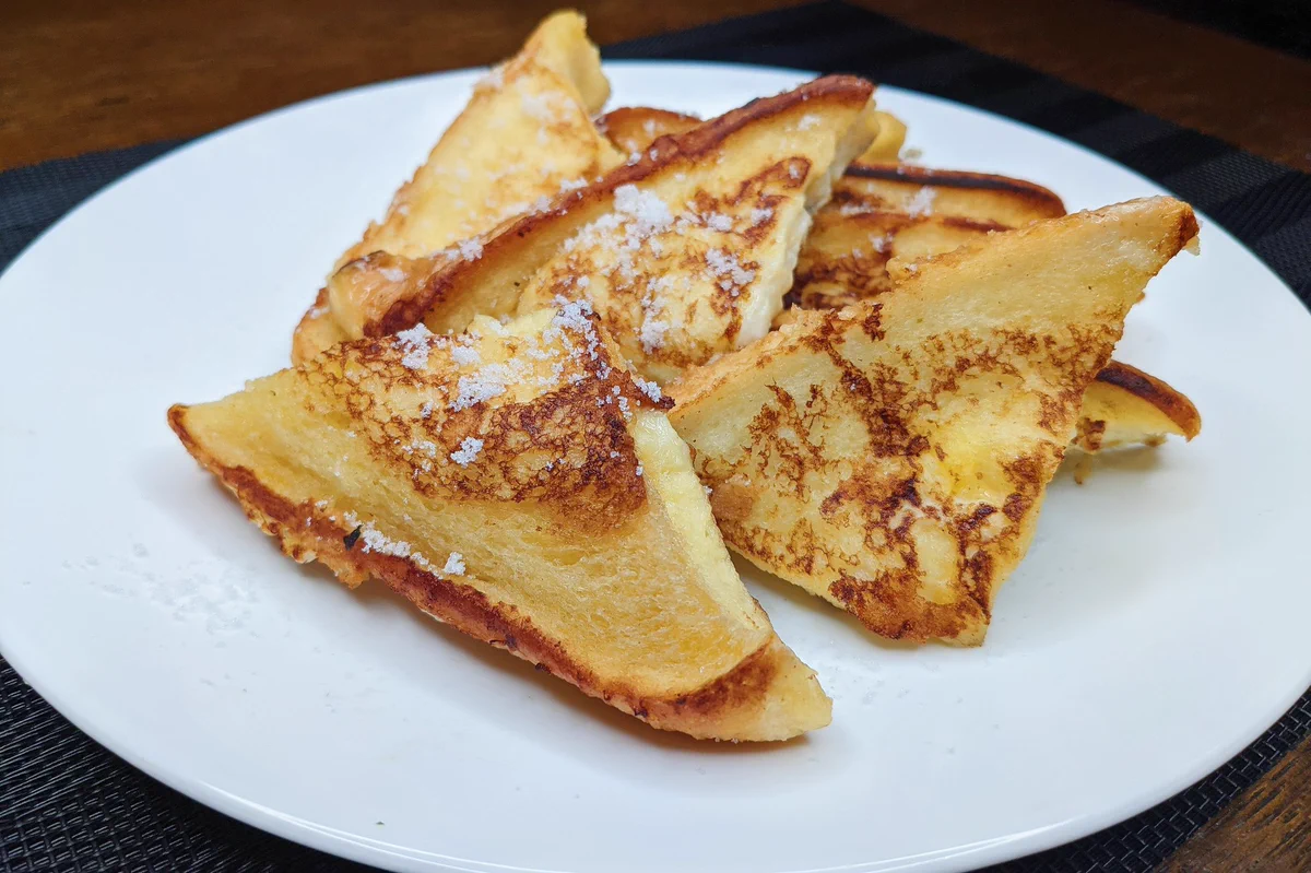 フワフワだけじゃない！サクフワが特徴のチーズ入りフレンチトーストレシピのご紹介！！