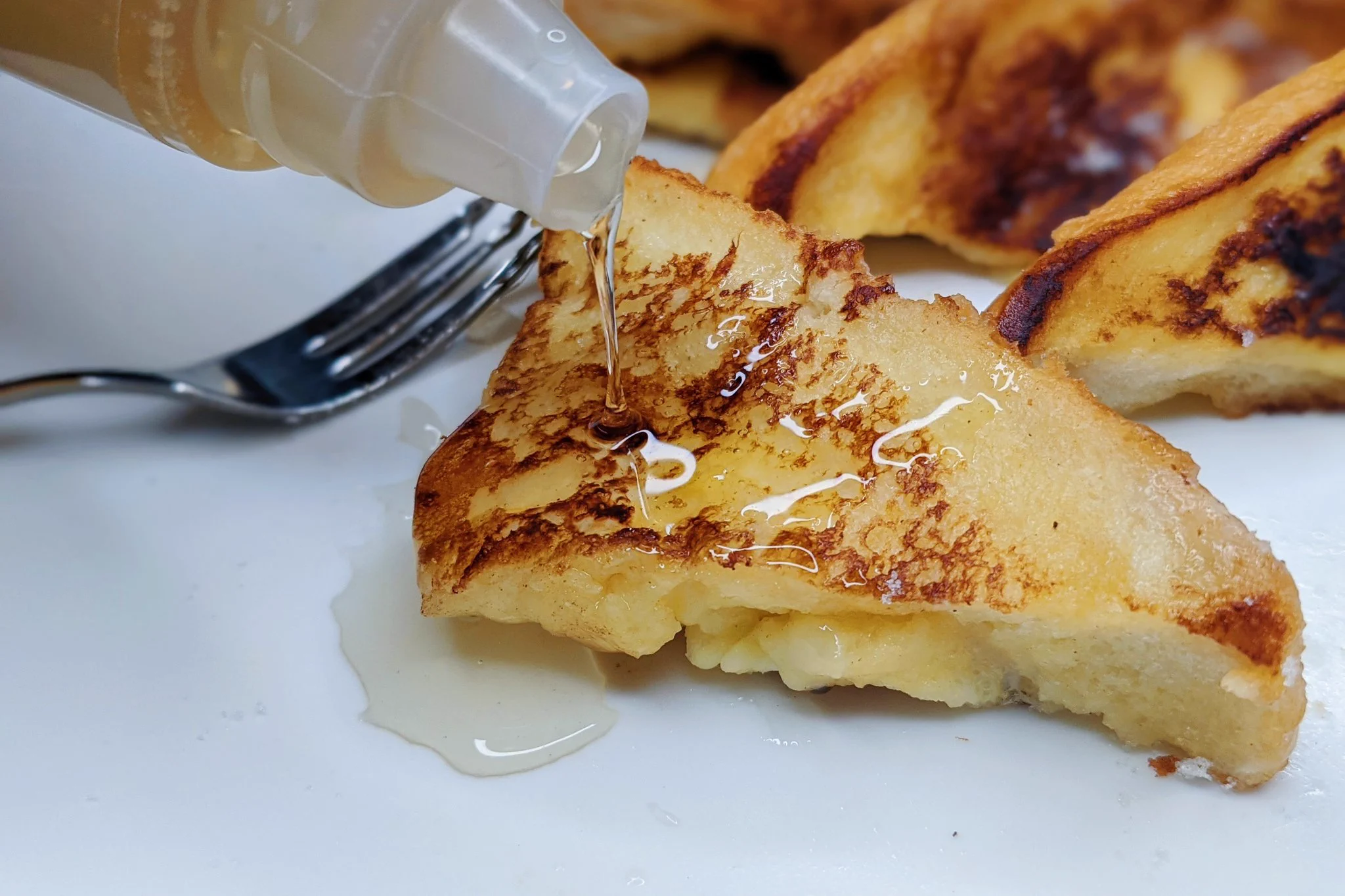 フワフワだけじゃない！サクフワが特徴のチーズ入りフレンチトーストレシピのご紹介！！