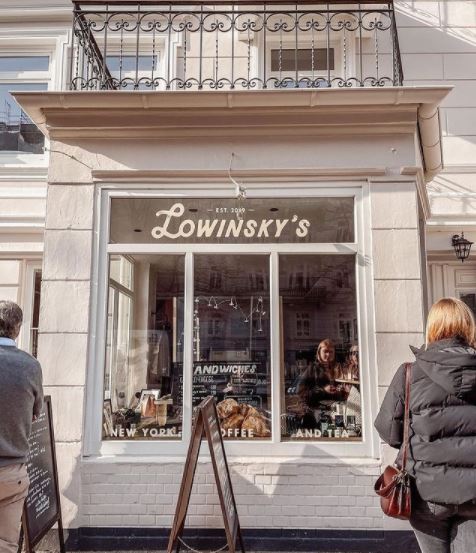 visitHamburg's tweet photo. Our tip of the day: #lunch break in the #sun at #Lowinsky's in #Eppendorf 😋😍
Photo: parisienne_cherie
#hamburgahoi #nomnom https://t.co/zvKRgC42kO