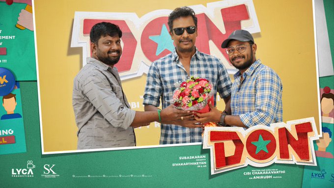 Dir_Cibi's tweet photo. Very Happy to welcome @thondankani Annae to the sets of #DON 💥

@Siva_Kartikeyan @KalaiArasu_ @SKProdOffl @LycaProductions @Dir_Cibi @anirudhofficial @priyankaamohan @iam_SJSuryah @sooriofficial @dop_bhaskaran @Inagseditor @Udaya_UAart @anustylist @tuneyjohn @DoneChannel1 https://t.co/YnN7ERJeRl