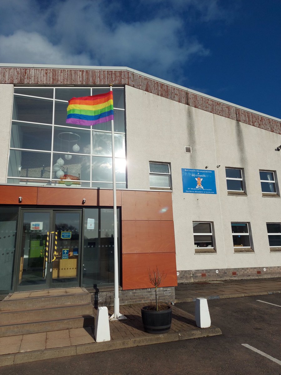 Today is #PurpleFriday and we are supporting the end of #LGBTHM21 and @LGBTYS by flaying the rainbow flag at our bases across Scotland. The troops at @7SCOTS HQ in Perth are leading the way this morning. #TurnTheMapPurple @PrideInDefence @ArmyLGBT