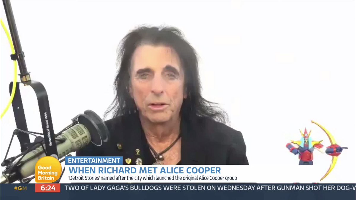 When @Richardaarnold met @alicecooper🎸
The legendary rocker tells Richard how giving up drugs and alcohol saved his life and how much he misses the ‘drug’ of touring as he hopes he can get back on the road this year.
His new album Detroit Stories is out today. https://t.co/bWe0CnNEDJ