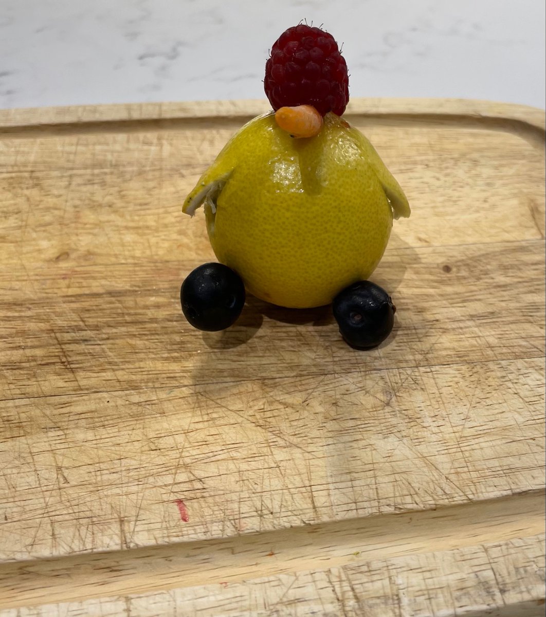 SVPS_News's tweet photo. Our prefect-run Art Club have been making fruit creatures! What a brilliant idea - we think they look amazing!
#SVPSRemote #CreativeJourney #LeadershipJourney https://t.co/Udq44UQz3f