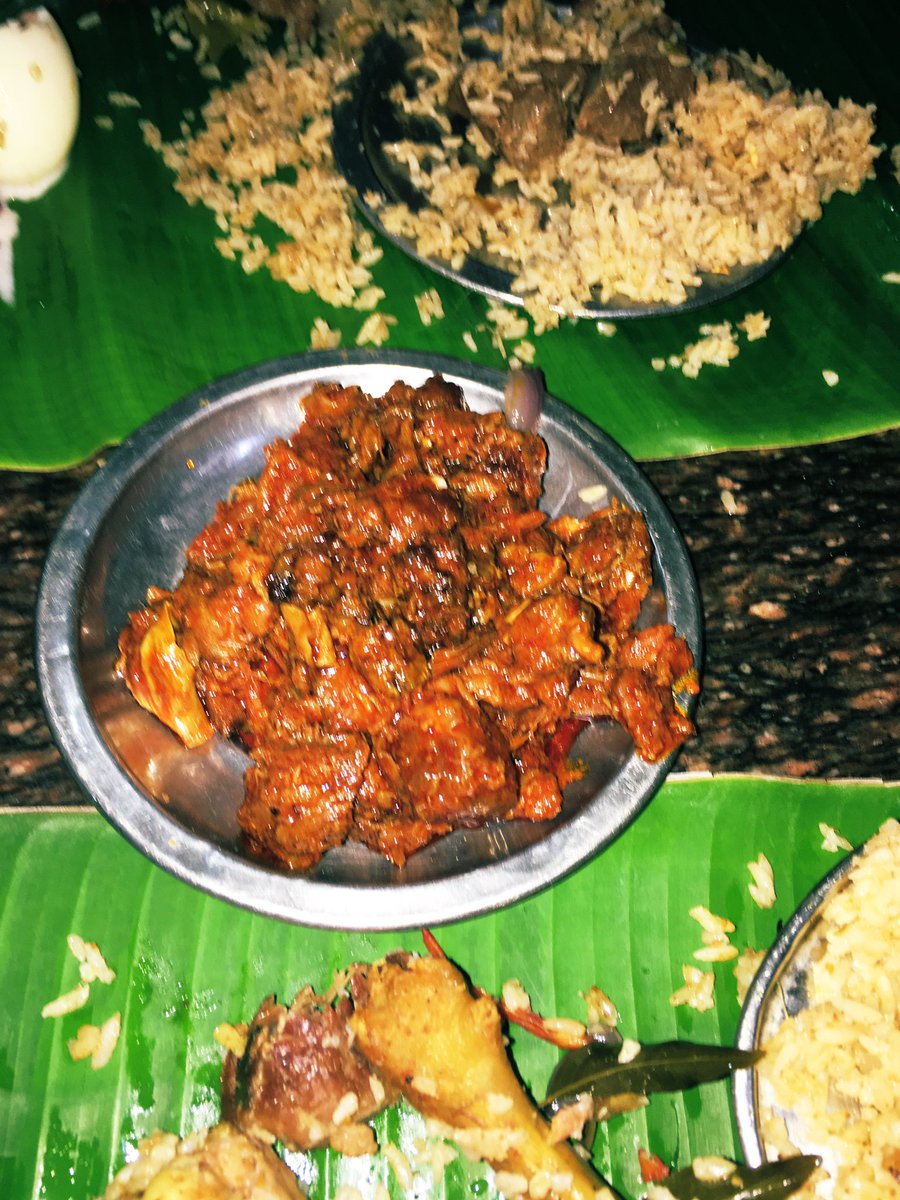 shiva10893's tweet photo. Akka mess @ Madurai😊
Naatu kozhi biriyani🐓
Mutton biriyani🐐
Mutton chukka😍
Overall taste experience: Just so so
#Maatuthavani #Madurai #AkkaMess #Biriyani #Muttonchukka #Maatuthavanibusstand https://t.co/hMUvdkUvd3