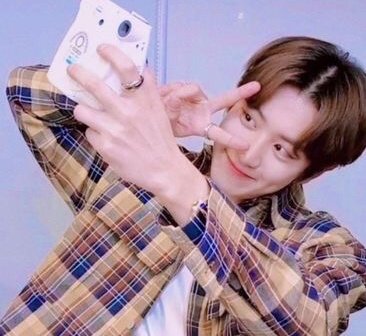 bucehnih94's tweet photo. Sumpah nunggu itu hal paling malesin banget, ngga ada orang yang suka nunggu. Tapi apasih yang engga buat exo, CY nggada kabar ditunggu, sekali nongol nyapa dia ngasih kabar buat wamil,nunggu&amp;nunggu. Buat ExoL yang setia kalian keren bgt sumpah. Love to EXO #weareoneEXO https://t.co/ql7NtvQc1C
