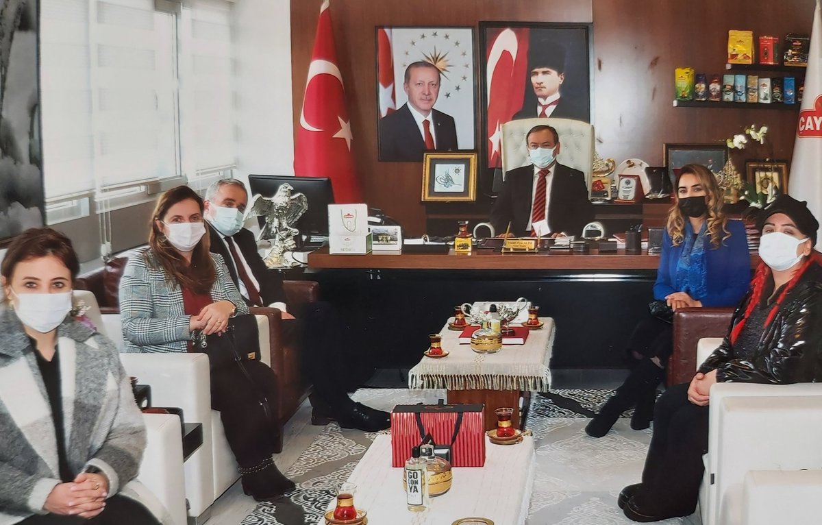 glahesratlce's tweet photo. Uzun yıllar Çaykur’a hizmet veren Sn.Genel Müdürümüz Yusuf Ziya Alim, Sn. Cumhurbaşkanımız'ın tensipleriyle Çaykur Genel Müdürlüğü görevine asaleten atanmıştır. Çaykur için her daim mücadele eden Genel Müdürümüze ve kurumumuza hayırlı olmasını dilerim #çaykur @TurkiyeninCayi https://t.co/y090XDSO7z