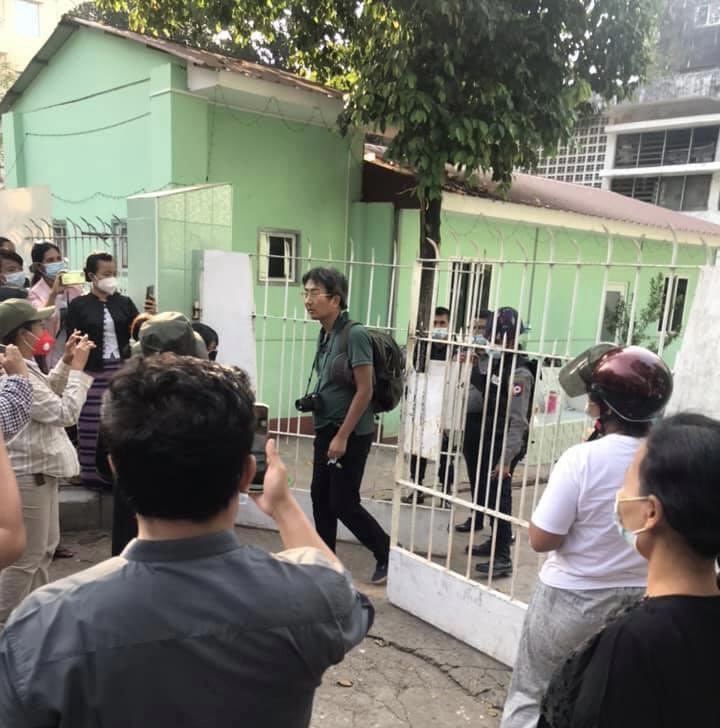 mrattkthu's tweet photo. BREAKING: A Japanese journalist Yuki Kitazumi was released just a few mins ago. #WhatsHappeningInMyanmar https://t.co/HE7ptIoXD5