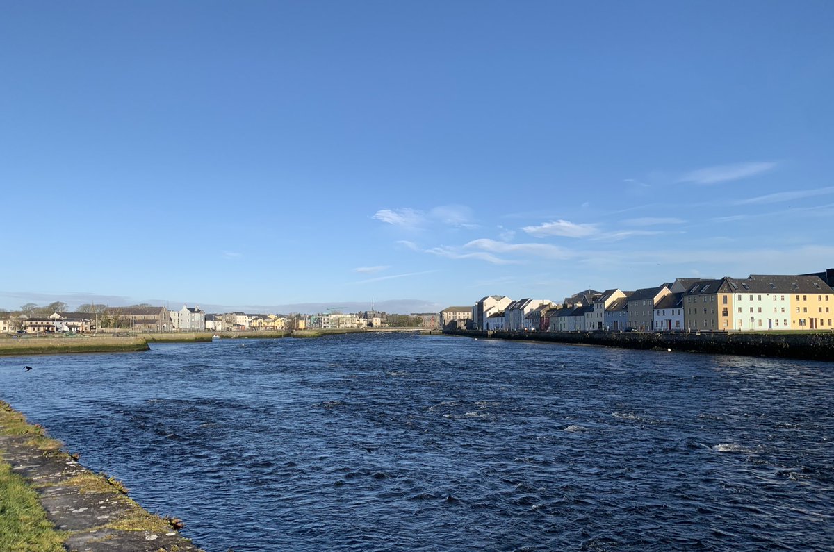 UniOfGalwaySU's tweet photo. A Very Happy Friday 😍 and that’s my #KMChallenge done ✅
102km run for the SU charities ❤️
If you want to donate or get signed up for our next #CharityChallenge the #HairRaiser go to ⬇️
https://t.co/GTmfDve6hU
#NUIGWhatsOn #Galway https://t.co/1JB47orNEn