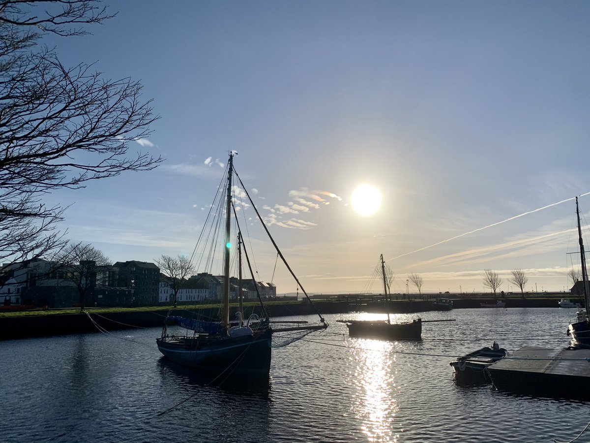 UniOfGalwaySU's tweet photo. A Very Happy Friday 😍 and that’s my #KMChallenge done ✅
102km run for the SU charities ❤️
If you want to donate or get signed up for our next #CharityChallenge the #HairRaiser go to ⬇️
https://t.co/GTmfDve6hU
#NUIGWhatsOn #Galway https://t.co/1JB47orNEn