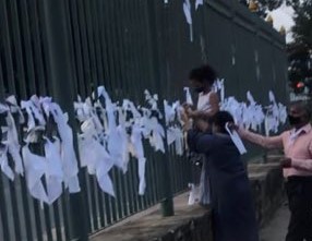 sunandadesh's tweet photo. Whoever started the #WhiteClothProtest was one of the most peaceful, powerful &amp; innovative protests we have seen in #SriLanka. It created space for anyone to join anywhere. Hats off to all that united to defeat Rajapaksa cremation mania. #StopForcedCremations @alizmoulana https://t.co/mLggTMs0b7