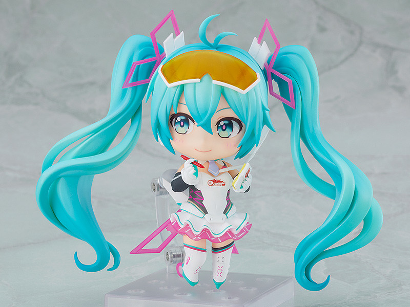 初音ミク「デザイン担当させて頂きましたレーミクさんの『ねんどろいど レーシングミク 202」|森倉円のイラスト