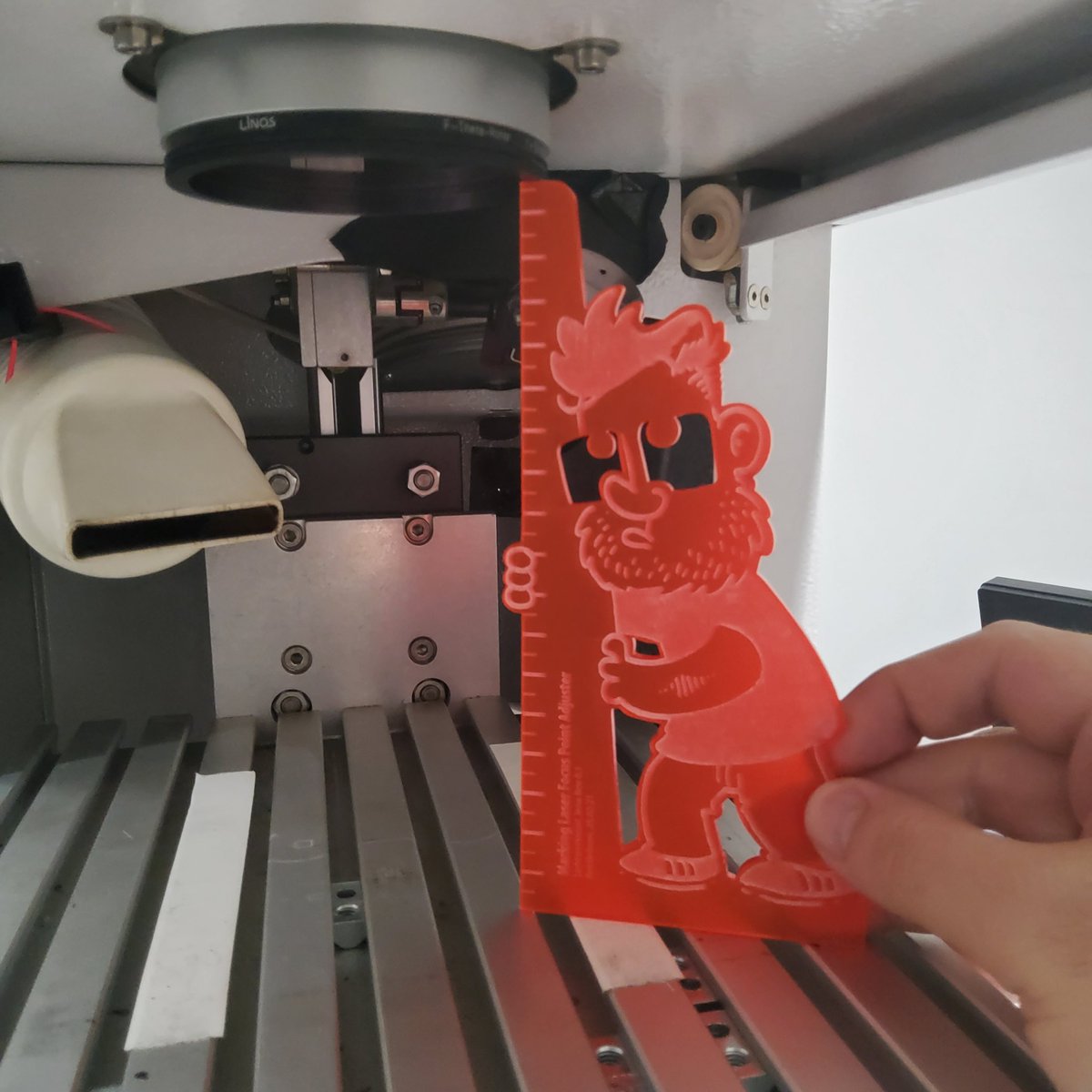 beetlebum's tweet image. Habe mir gestern meinen eigenen persönlichen Fokus
-Punkt-Einstell-Dings für den Lasermarkierer gebaut. #UndIhrSo