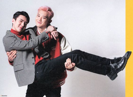 sekaisuperior's tweet photo. thinking about sehun right now.. what did he feel when he first heard the news? almost two years without his favorite hyung.. who had been there for him since they were kids.. it's "chanyeol who raised sehun"... it's breaking me to bits. hope he's doing fine. we love you, sechan! https://t.co/Rfi5USd3pS