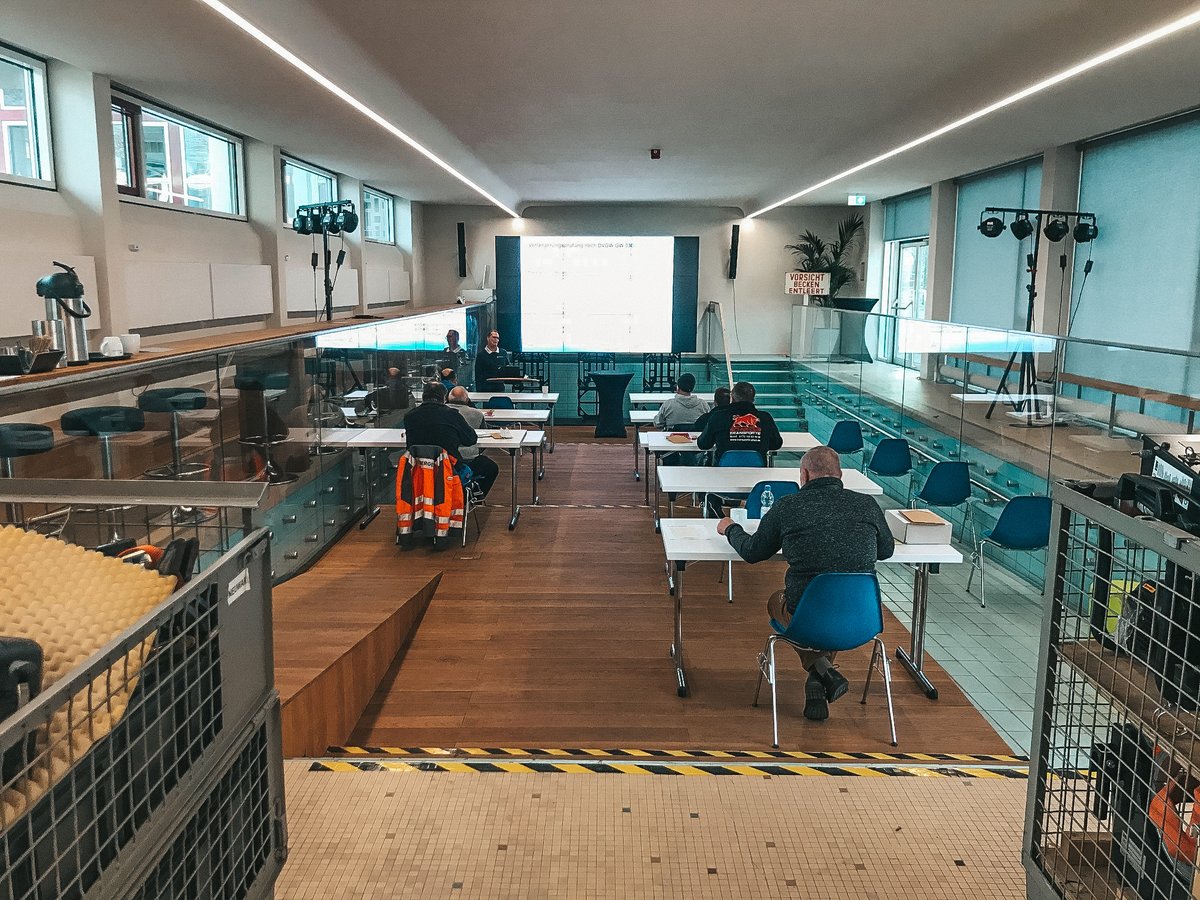 Diese Woche fand in unserem Hause der Praxislehrgang „Verlängerungsprüfung für PE-Schweißer nach DVGW Arbeitsblatt GW 330“ der HTI Eisen-Rieg Gruppe in Zusammenarbeit mit dem TÜV Rheinland statt. Natürlich unter Einhaltung der Abstands- und Hygienevorschriften. #workshop
