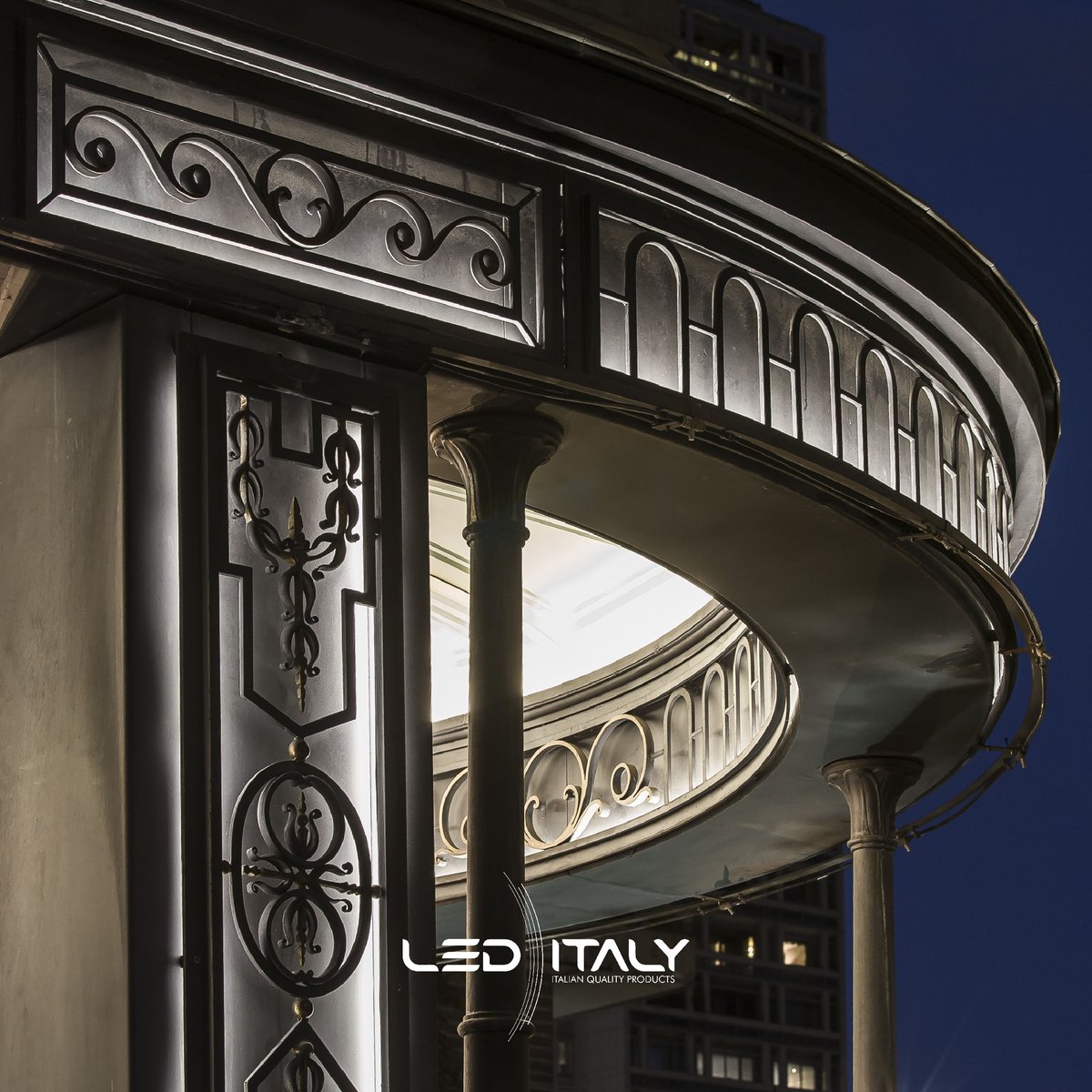 LedItaly's tweet photo. Nel centro di Milano si trova lo storico albergo milanese Hotel Principe di Savoia. I profili FLEX illuminano la struttura attraverso giochi di luce che esaltano i materiali.
Prodotto: Linea Luce Flex Midi Line 10x11mm.
Scopri la nostra collezione Flex: https://t.co/uuqujHkdou https://t.co/GsrbDvei4S
