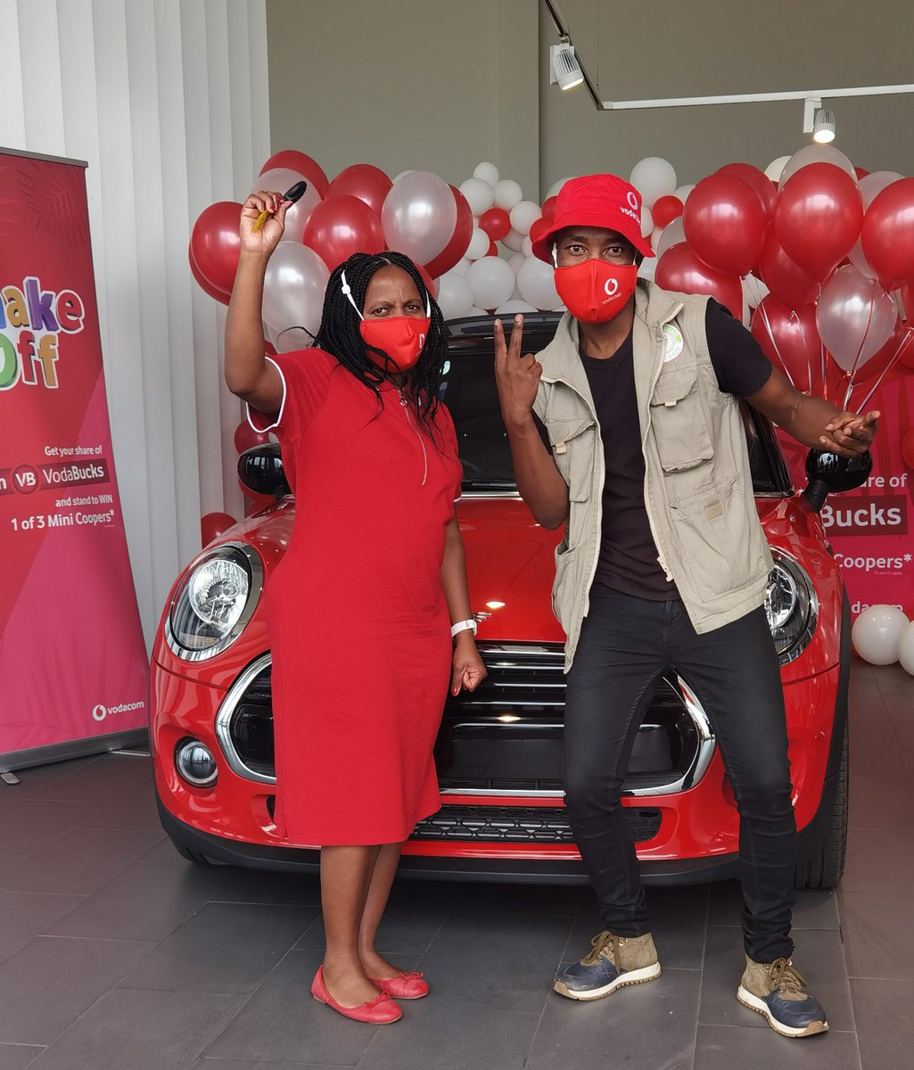 TsietsiRubbish's tweet photo. With the winner of a new Mini Cooper from @Vodacom #ShakeOff2020 competition. Congratulations Sisiπβ¨π https://t.co/aI1FDHwhgx