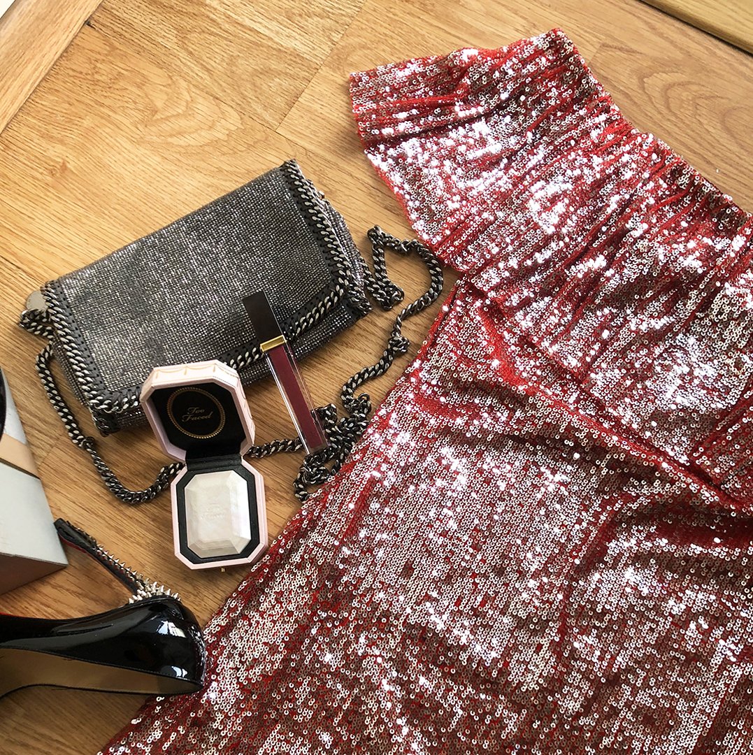 atticsalt___'s tweet photo. The Perfect Sexy Red Dress For Your Next Date Night! This party mini dress is defined by effortlessly flattering silhouettes and a pop hue palette. https://t.co/C6375sGi9X