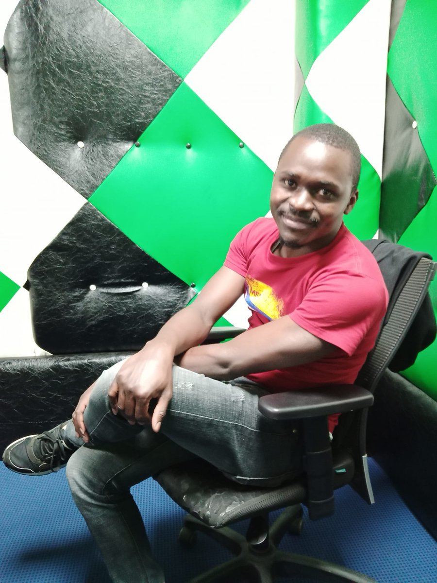 muugafm's tweet photo. #MwenjoyoPartyFriday is straight 🔥🔥🔥 
#TesaTesa alongside Deejay Mista tim - Muuga FM tunakupeleka na rieng vinoma. Unataka tukuchangamshe na Gani? 
Alafu, unàeza kubali your girlfriend/daughter akuwe video vixen? 😜 https://t.co/rBrHKzDWd9