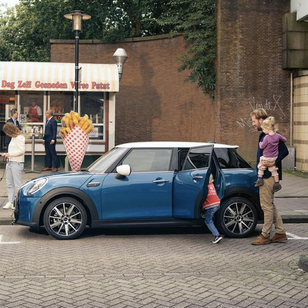 More space for work trips. More room for family. The new MINI 5 Door.

#MINI5Door #SMGRocks