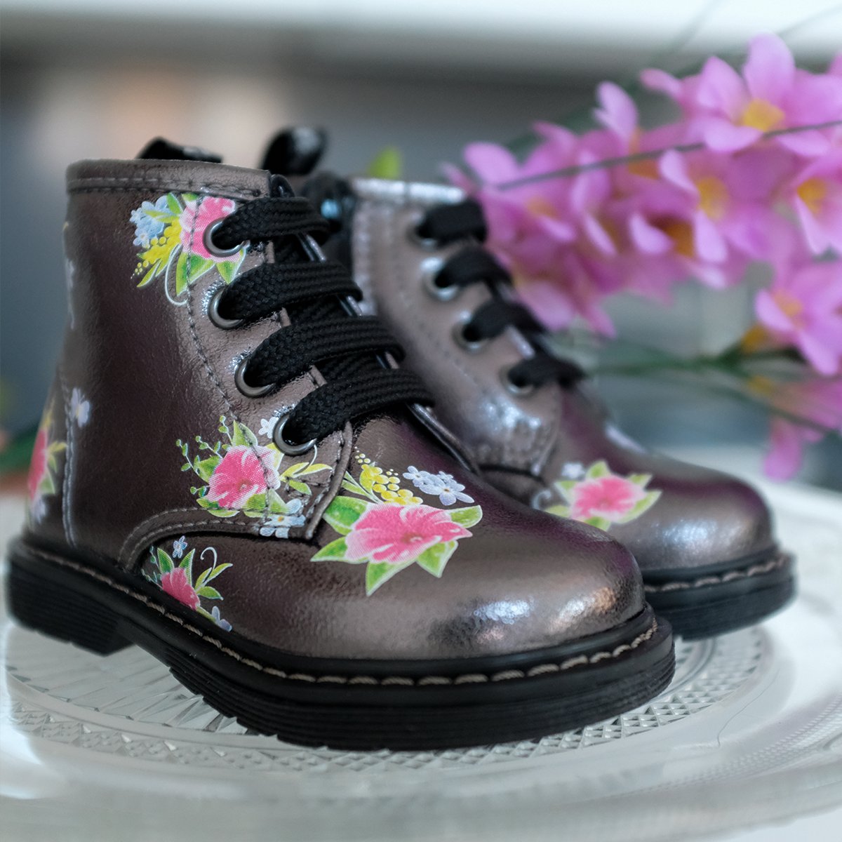 PITTARELLOcom's tweet photo. Aria di primavera 🌸 🌸 🌸⁣
Pratici e confortevoli: anfibi Primi Passi con sottopiede in vera pelle, adatti a proteggere i piedini più delicati! https://t.co/Na3Kc7AxKZ