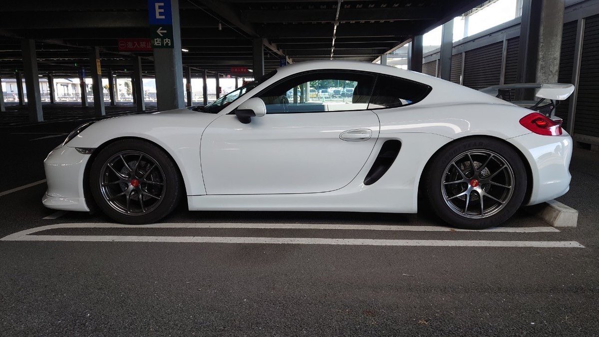 ぽんつよ Gの住人 ポルシェの良さはハンドルを握った瞬間にわかる 今ではすっかり虜で骨抜きに 車好きと繋がりたい ポルシェモーメント ポルシェケイマン 981ケイマン テックアート