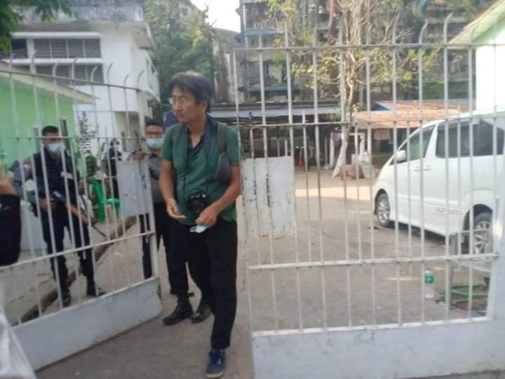 dlansen_j's tweet photo. Yuki,a Japanese journalist who was arrested on the morning of Feb26 was released in the evening because of being a citizen of powerful Japan but more than 100 Myanmar detainees are still being held in unknown places.
#WhatsHappeningInMyanmar
#Feb26Coup https://t.co/1FisXYUVJj