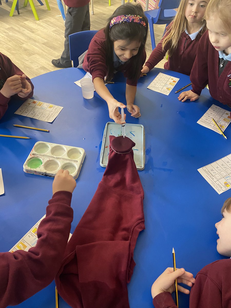 LlansannorPS's tweet photo. This morning we have been investigating what will be the best material to make an umbrella for our aliens #waterproof #notwaterproof @CSC_SciTech #stem #year2 https://t.co/X82xdU4oC2