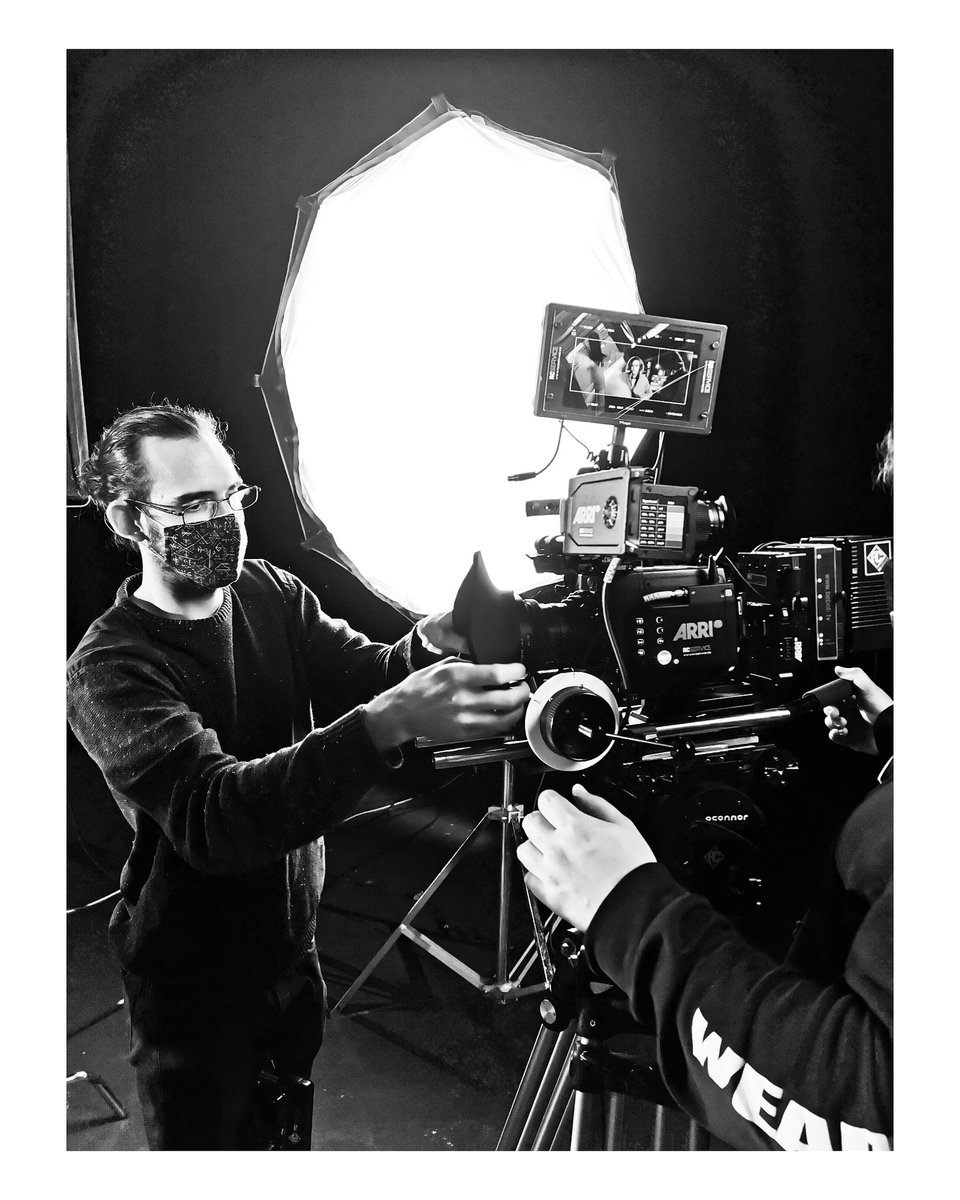 RCserviceSpain's tweet photo. Se viene algo muy muy GRANDE 🎥, así, con mayúsculas 🎬!!!
@rcservicemadrid cuece y enriquece 😅💪🏽🎬
MORE THAN A RENTAL
https://t.co/LLsGBUwRhL
#onset #camera #rcstreaming #cameradept #focuspuller #1ac #cameracrew #cinematographer #dop #zoom #ishootfilm #film #BehindtheScenes https://t.co/2b7xVmpIoY