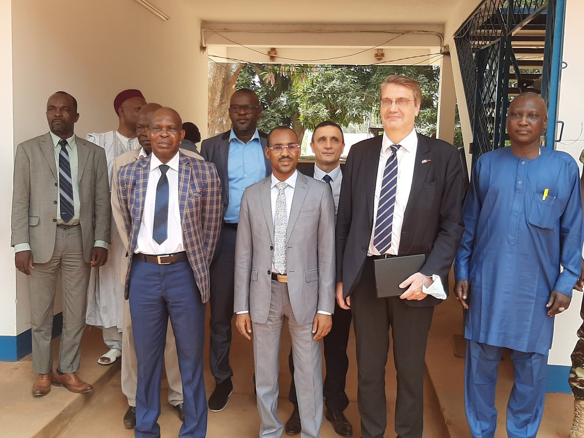 La France à Bangui tweet media