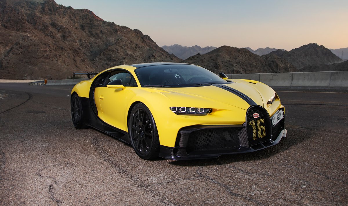 Bugatti's tweet photo. The CHIRON Pur Sport experienced the thrill of the Hatta region, where it found itself quite at home taking on bends and a challenging terrain. 

#BUGATTI #BUGATTIChironPurSport #CHIRONPurSport 
_
Fuel consumption: https://t.co/48V6IPTi6n https://t.co/cjSlYumhPU