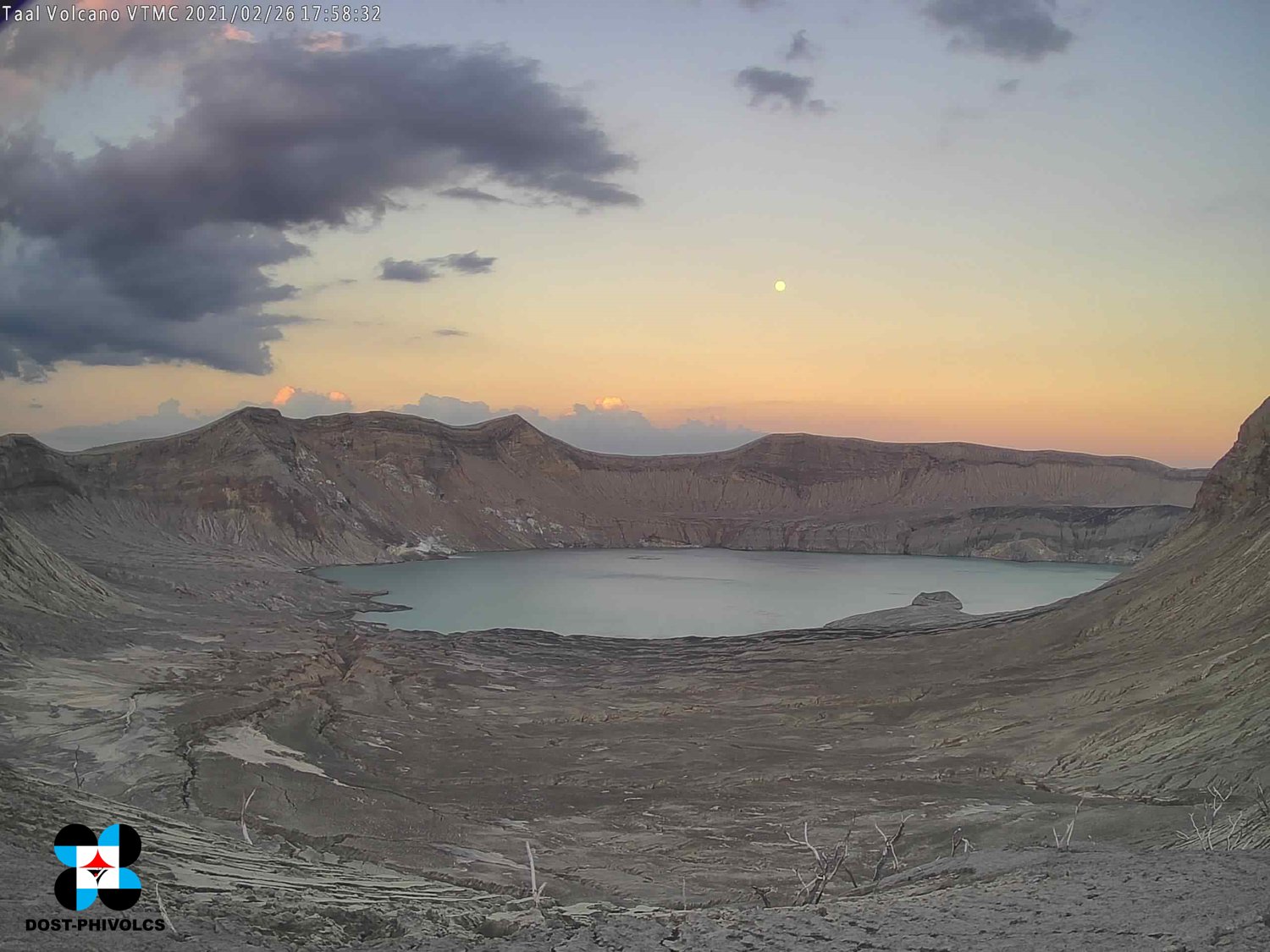Phivolcs Dost Sunset And Moonrise Captured At Taal Volcano Tonight 26 Feb 21 Taalvolcano Phivolcs Dost Sunset And Moonrise Captured At Taal Volcano Tonight 26 Feb 21 Taalvolcano