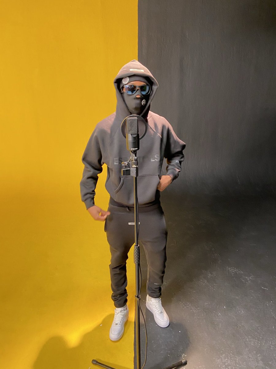 izzpotofb tweet media