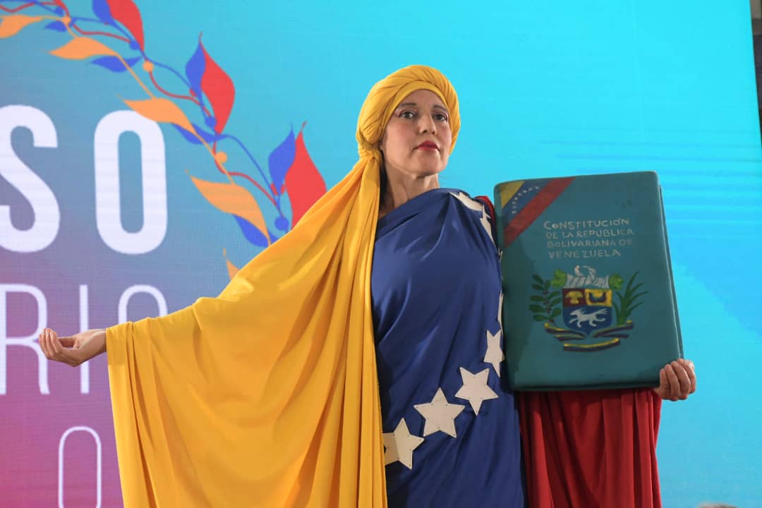 #26Feb🇻🇪¡ETIQUETA DEL DÍA! ⏩ #PatriotasEnUnidad 

El Congreso Bicentenario constituye un gran movimiento Popular en medio de esta guerra multifactorial. Avancemos en defensa de la Verdad de Venezuela, mostrándole al mundo que somos los herederos de los Libertadores de América.