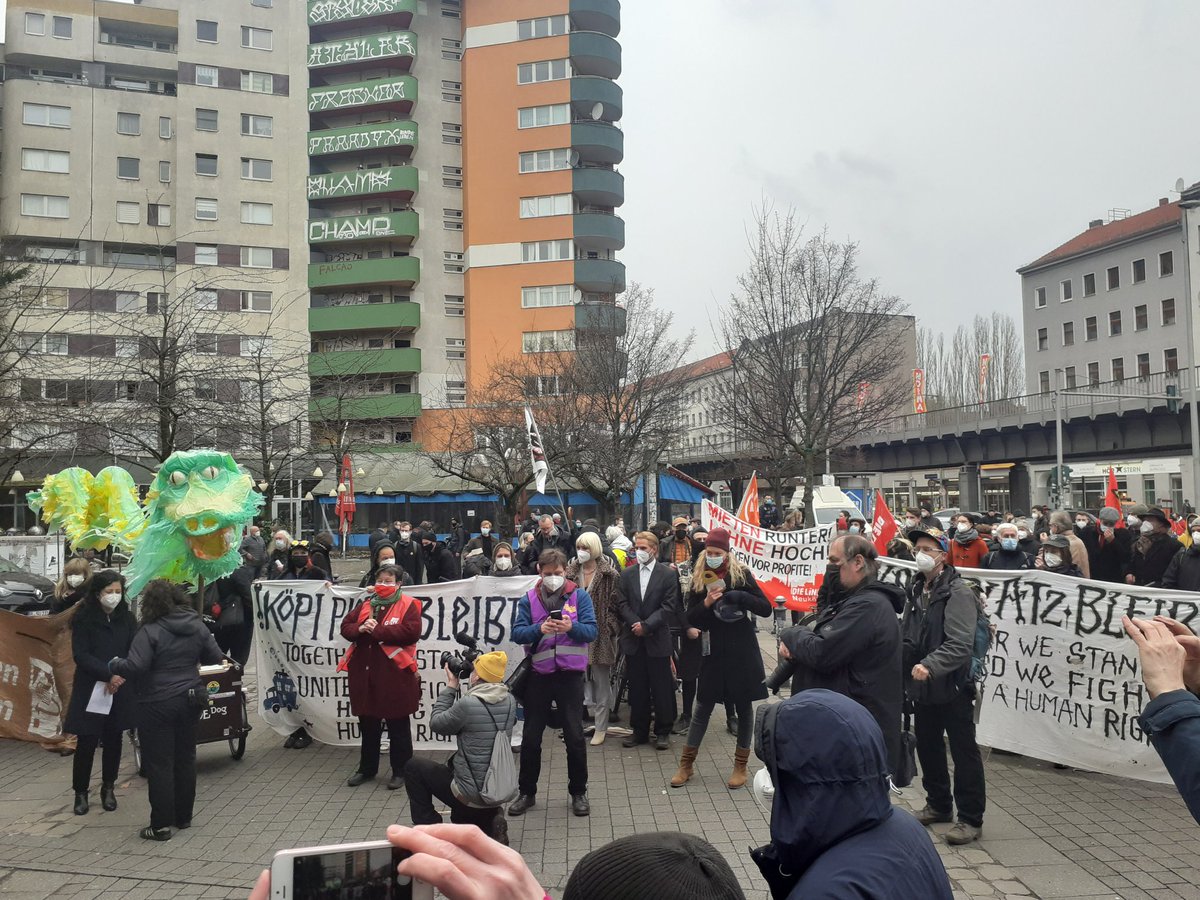 Heute ist Sammelstart von <a href="/dwenteignen/">Deutsche Wohnen & Co Enteignen</a>. Wir unterstützen die Forderungen nach #Vergesellschaftung und wünschen uns gemeinwohlorientierte #Wohnungen in #Neukölln und ganz #Berlin. Auch @KBleibt und muss bleiben!