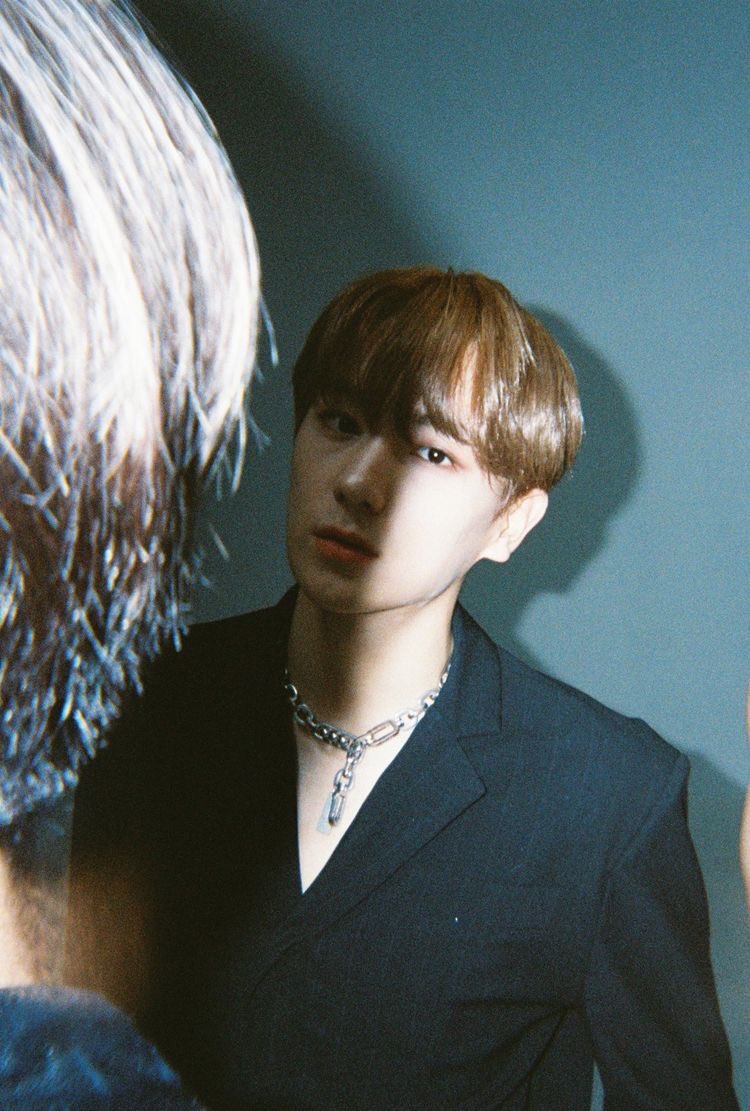 LEEHHYUNJAE's tweet photo. Hello. Hyunjae’s the name and just like everybody else, I’m here to invite you to a journey of friendship. I’m not good with words but I hope this simple introduction will do. Worry not, I don’t mean any harm and I accept anyone with open arms so.. please do drop me a hi! https://t.co/ovPMwQTVTF