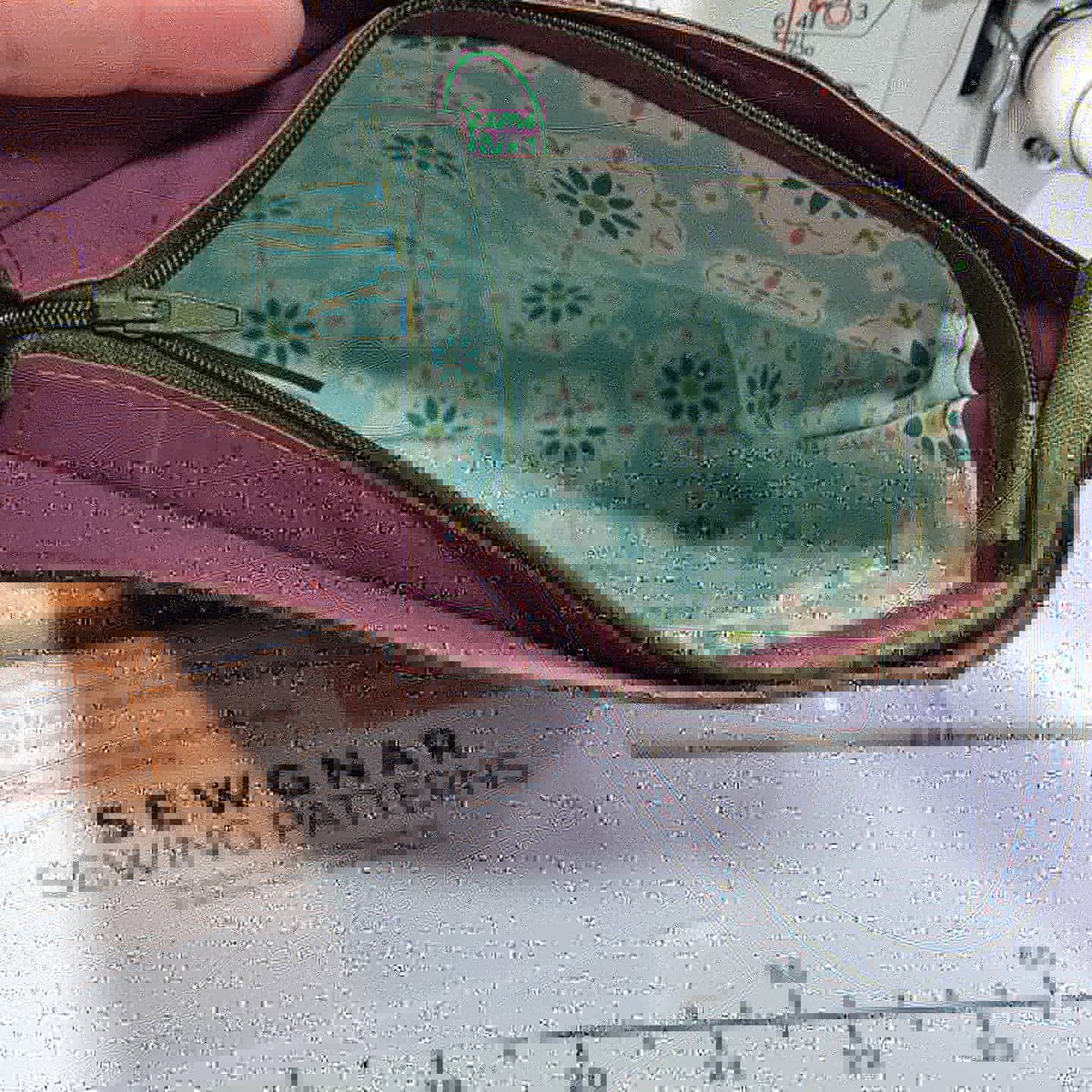 janebaker82's tweet photo. Oh no another new bag pattern....
Oh yes indeedy....
Exterior is cork inside is this lovely vintage type cotton fabric.
#foxglovefabrics
#sewgnar
#variagatedthreads
#sewgnarsewingpatterns https://t.co/1VrcZHnhpw