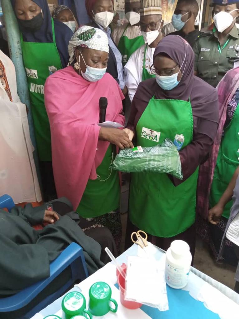 rumilifekit's tweet photo. Rumi Life Kit in partnership with the Niger State Ministry of Health Affairs carried out a one week health and nutrition distribution to women and children in rural communities in the state. https://t.co/Qclr3c9gto