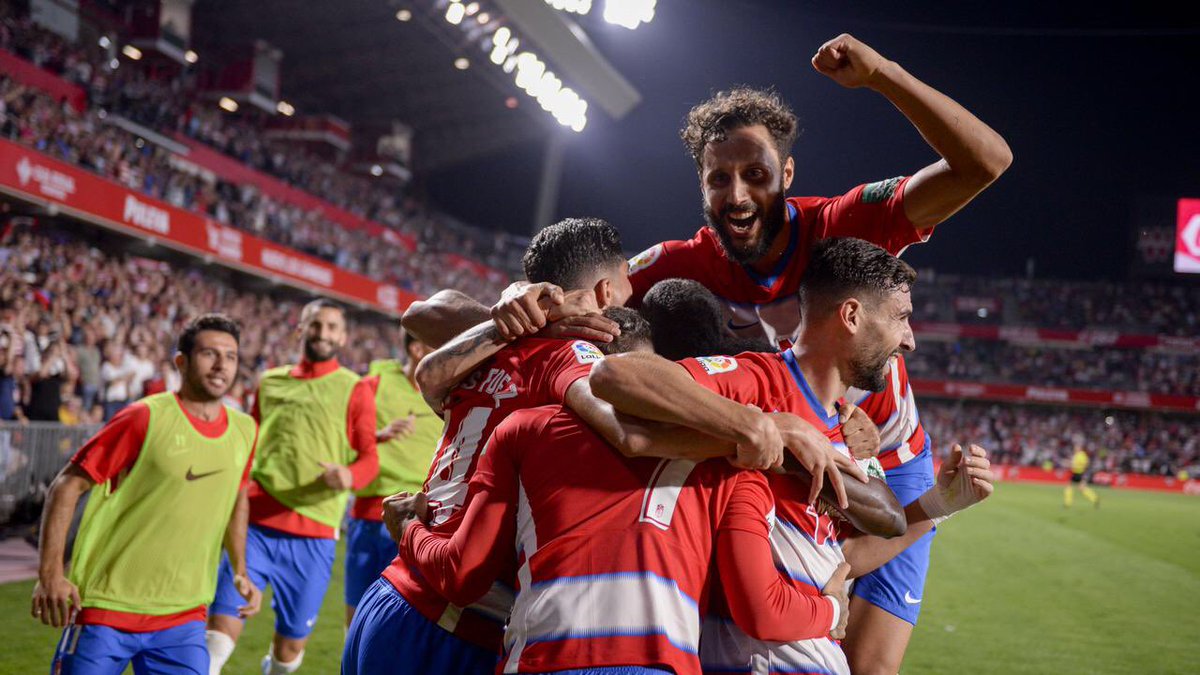 LaLigaLowdown's tweet image. Granada secured promotion to the Primera in 2011 after a 35-year absence, but were relegated six seasons later. They returned under Diego Martínez, however, in 2019.

#LLL
🧡🇪🇸⚽️