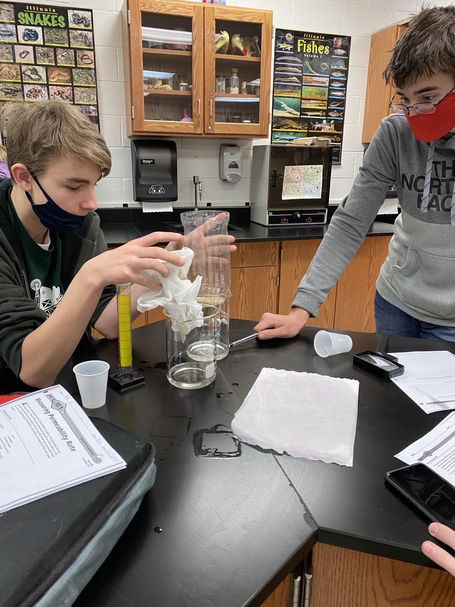 JWilkinsonBio's tweet photo. Earth Science students got a chance to get down and dirty- measuring porosity! #twolves7pridemhs https://t.co/KOCSLOXEfX