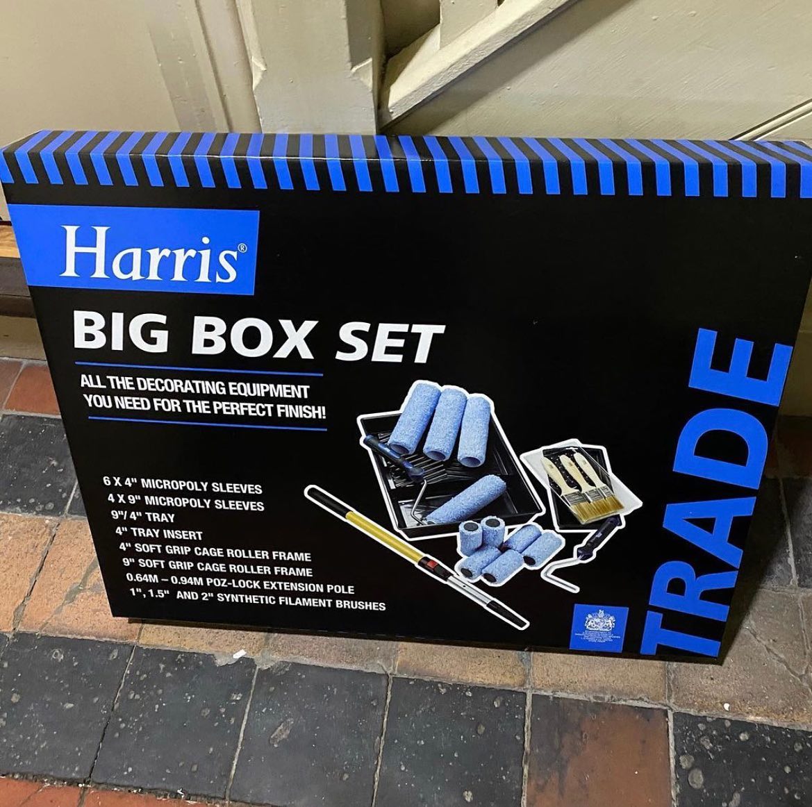 Harris_Trade's tweet photo. @bluebird_interiors are bringing out the big guns 💪🏼 Pick up your #BigBoxSet from @Screwfix
#HarrisTrade #engineeredforthetrade #toolsofthetrade https://t.co/n71QWsNj4i