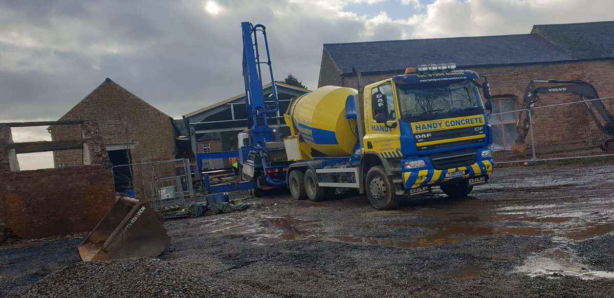 HandyConcrete's tweet photo. A great pump job with Alto guys, showing them the Best Stuff. Opposition popped in to have a look, hopefully they will have seen how it should be done! Quality and Service second to none. #teamhandy #number1 #daf #concrete #construction #Cumbria https://t.co/kdH5TtTFdv