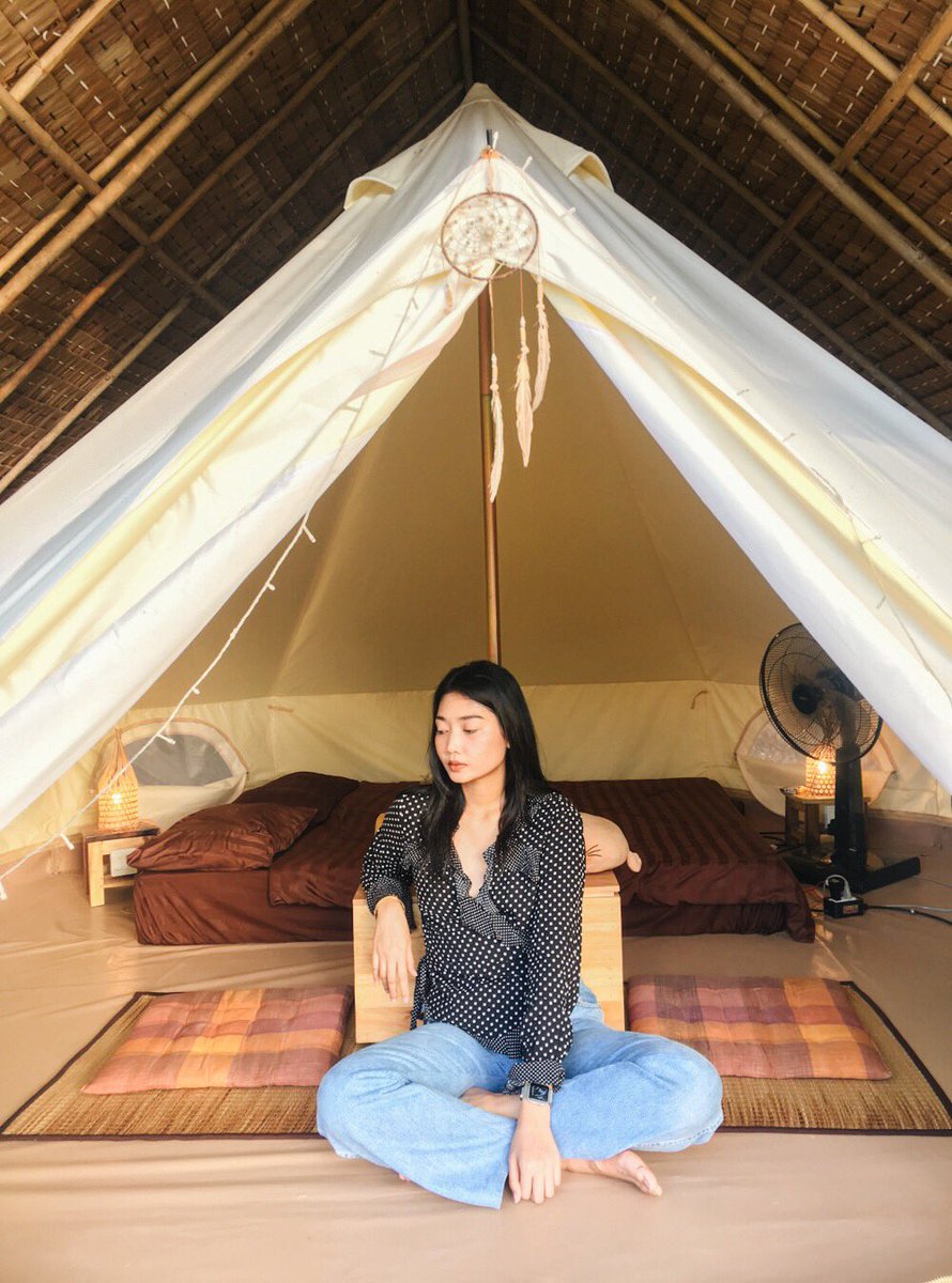 jumrumton's tweet photo. จุดเริ่มต้นครั้งเราจะพาทุกคนไป🏕นอนกระโจมที่ ภูไพโรจน์แคมป์ปิ้ง จ.สุพรรณบุรี เป็นที่พักที่ล้อมรอบไปด้วยภูเขา และอ่างเก็บน้ำ ที่พักที่มีลานกางเต็นท์สำหรับสายแคมป์ปิ้งด้วยนะ ที่พักแบบกระโจม พักได้ 2 คน ราคา 1,000 บาท รวมอาหารเช้า 
@Review_Thailand 
@EDT_Review 
@ReviewTourThai https://t.co/m7MYzLA7zU