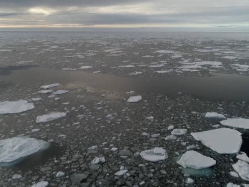 Le_NouvelObs's tweet photo. TRIBUNE. L’Etat français doit cesser son soutien à l’exploration gazière en Arctique https://t.co/tWJuIyVJf1 https://t.co/SMgcn6kD2F