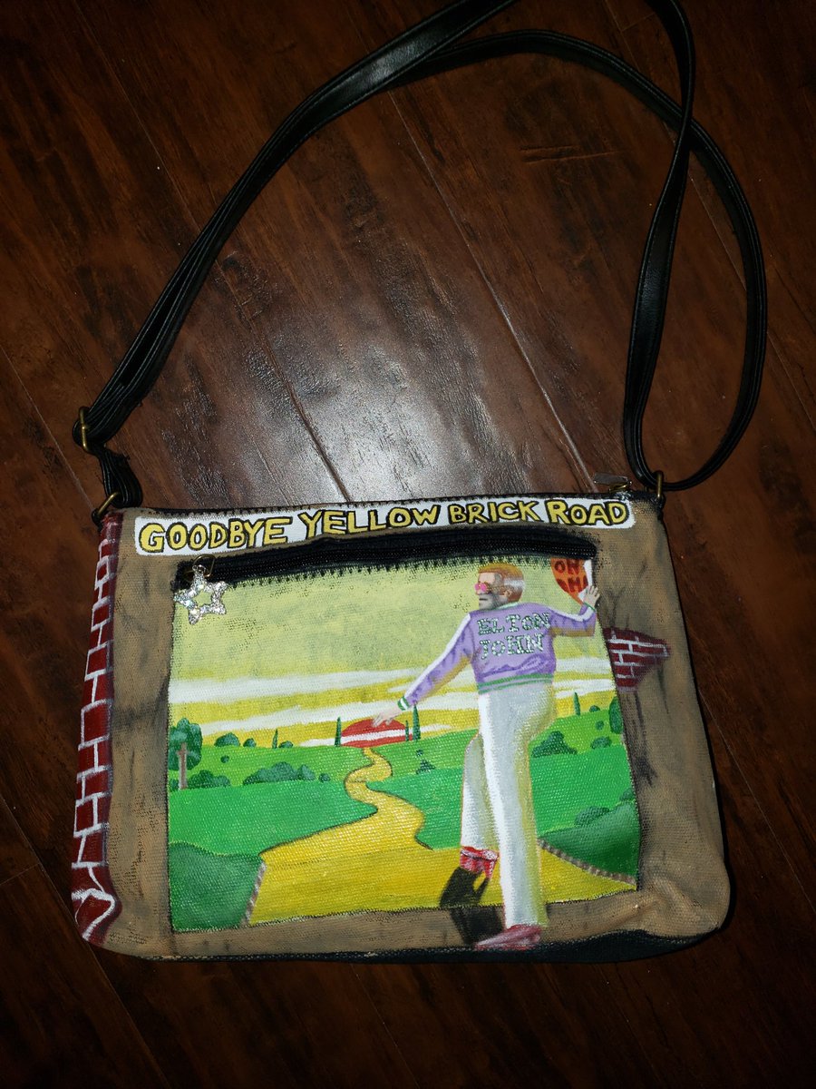 marcellabrittl's tweet photo. All finished!!
#EltonJohn Goodbye Yellow Brick Road inspired purse.
@rocketmanmovie @TaronEgerton @eltonofficial @Dexfletch @rocketentertain @Talkart #Rocketman #Rocketmanmovie #neverordinary #taronegerton #QuarARTine #Talkart #Talkartpodcast #fanart #Eltonfarewelltour https://t.co/lKyHr60Sdz