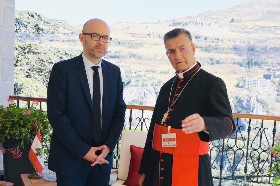 G_ROUILLARD's tweet photo. J’ai échangé avec le Patriarche Rai pour soutenir son initiative sur la Conférence internationale et la neutralité du Liban. C’est le moment pour les Libanais de bâtir la formule du Nouveau Liban ! #AvecBkerké @Elysee @EmmanuelMacron @francediplo @JY_LeDrian @AmbaFranceLiban https://t.co/De2NL7Socn
