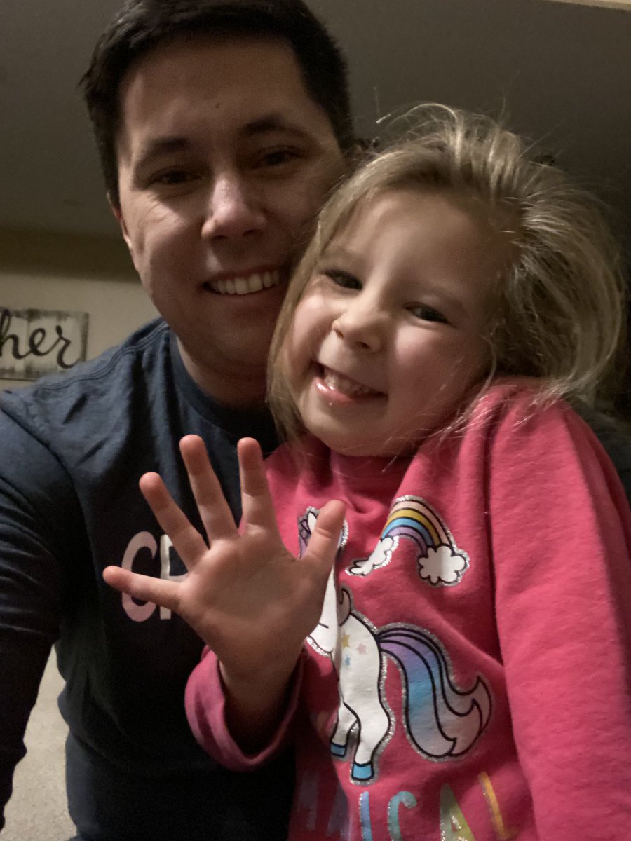 drjengle's tweet photo. Happy 5th birthday, Josie Sue! ⁦@englejengle⁩. #fullhand https://t.co/6TkSfG6Z4m