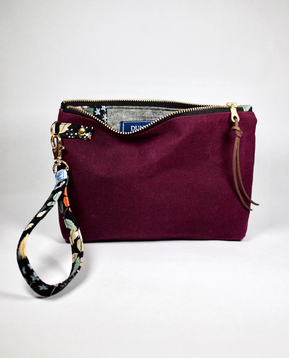 DunsinaneD's tweet photo. Very Snazzy.  How my mom describes this bag.  Challenge:  Use the word snazzy today and report back here. 

https://t.co/umZ7doz3B8

#dunsinane #wristlet #etsyfinds #etsyseller #etsyshop #waxedcanvas #handmade #MothersDay #gifts #wallet https://t.co/udvZENx47Q