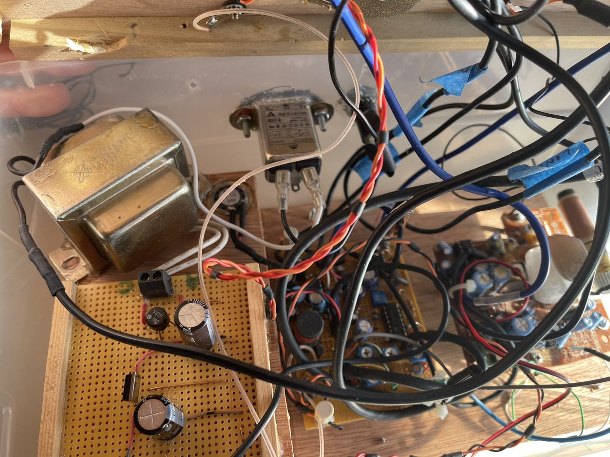 BearfortParanor's tweet photo. Repairing a rare Frank Sumption Box No. 97.  Interesting piece of equipment. You can see the crystals that are attached to the circuitry. Hopefully it will operate once done😎 https://t.co/6UYrRtIKdz